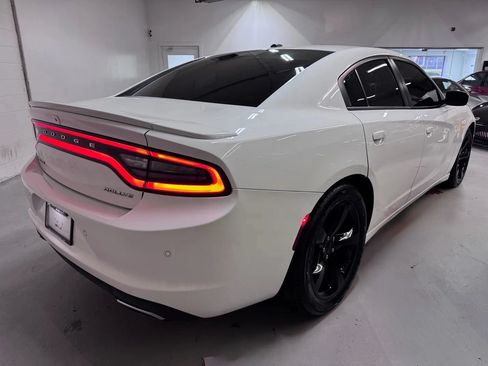 Used 2017 Dodge Charger SXT w/ Rallye Appearance Group RWD image 3