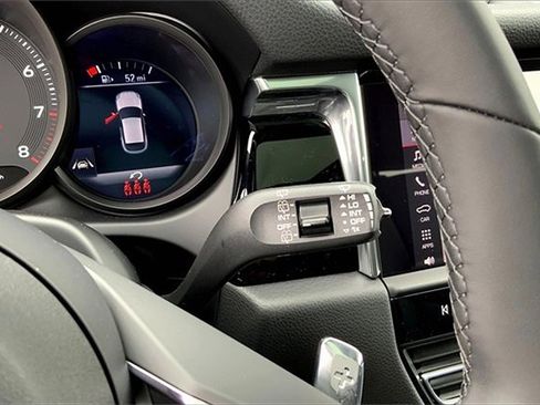 New 2025 Porsche Macan image 37