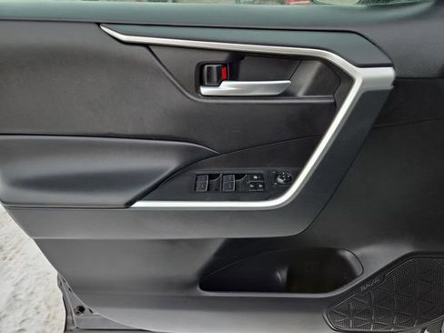 Used 2023 Toyota RAV4 XLE image 16