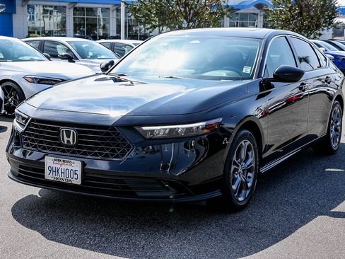 Used 2023 Honda Accord EX image 3