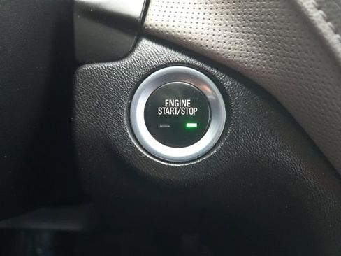 Used 2018 Chevrolet Equinox Premier image 21