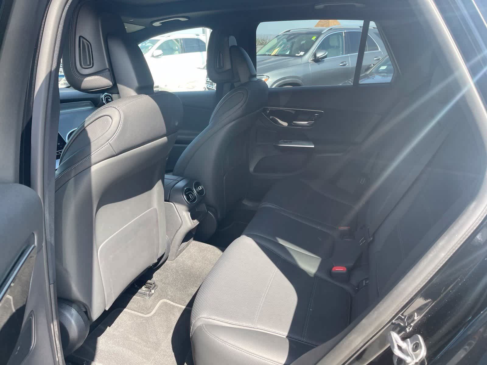 Used 2026 Mercedes-Benz GLC 300 image 6