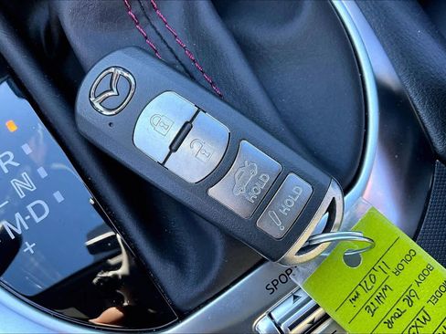 Used 2019 MAZDA MX-5 Miata Grand Touring image 12