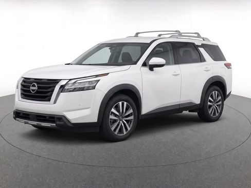 Used 2023 Nissan Pathfinder SL AWD/4WD image 17