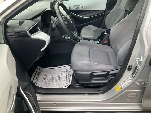 Used 2025 Toyota Corolla SE FWD image 5