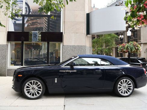 Used 2020 Rolls-Royce Dawn image 25