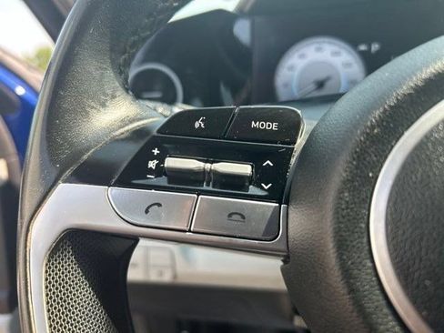 Used 2023 Hyundai Elantra Limited FWD image 17
