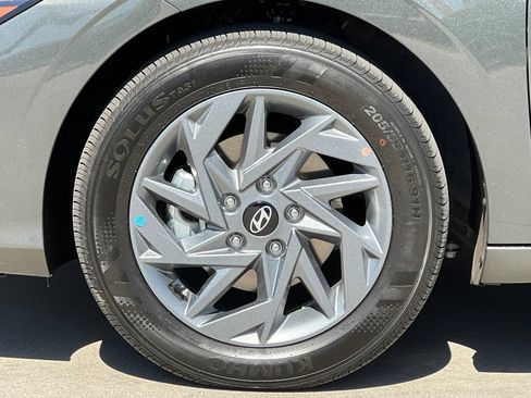 Used 2026 Hyundai Elantra Hybrid FWD image 36