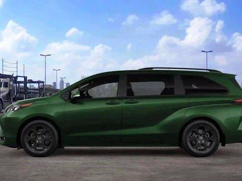 New 2026 Toyota Sienna XLE Woodland Edition AWD/4WD image 92