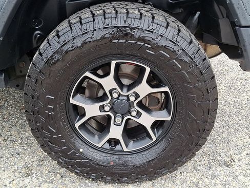 Used 2018 Jeep Wrangler Unlimited Rubicon AWD/4WD image 9