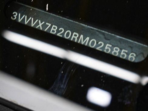 Used 2024 Volkswagen Taos SE AWD/4WD image 30