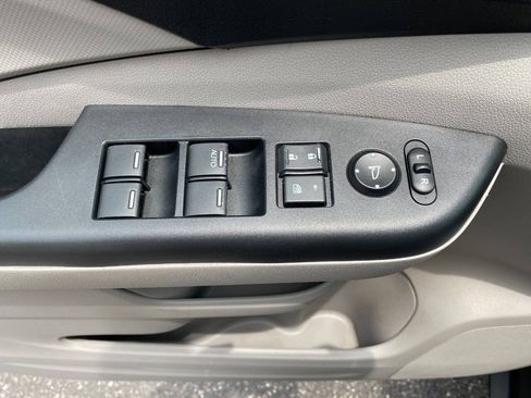 Used 2014 Honda CR-V LX image 12