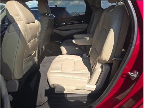Used 2018 Buick Enclave Essence FWD image 6