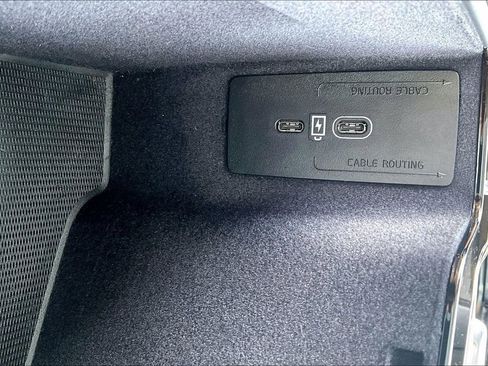 Certified 2023 Volvo XC90 B6 Ultimate w/ Protection Package Premier AWD/4WD image 33