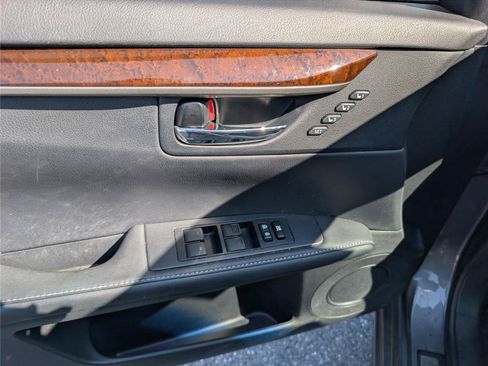 Used 2014 Lexus ES 350 w/ Luxury Package FWD image 18