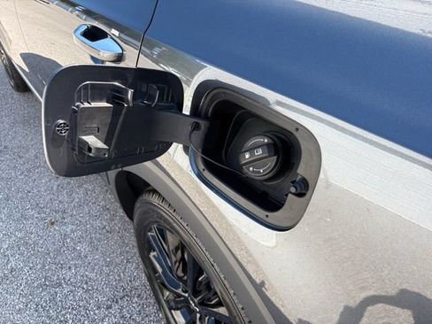 Used 2022 Kia Telluride SX w/ SX Prestige Package AWD/4WD image 23