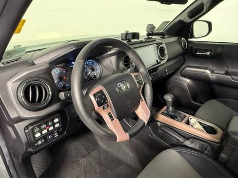 Used 2022 Toyota Tacoma TRD Off-Road w/ Technology Package image 21