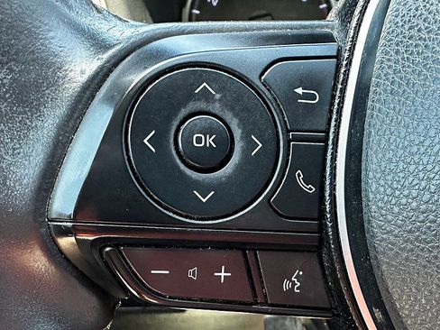 Used 2019 Toyota RAV4 XLE Premium FWD image 18