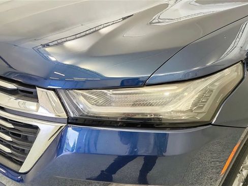 Used 2023 Chevrolet Traverse LT FWD image 39