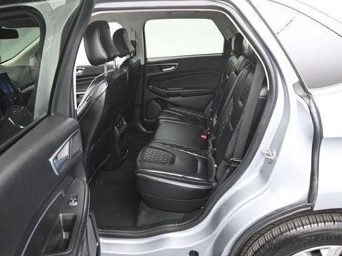 Used 2024 Ford Edge Titanium image 19
