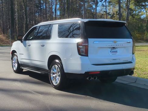 Used 2023 Chevrolet Suburban Premier image 11