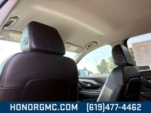 Used 2024 GMC Terrain SLT image 20