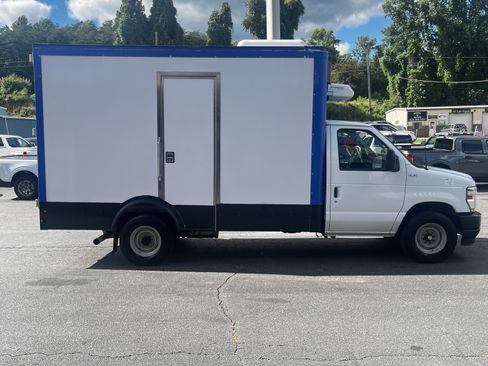 Certified 2024 Ford E-350 and Econoline 350 Super Duty w/ Power Windows & Locks Group RWD image 5