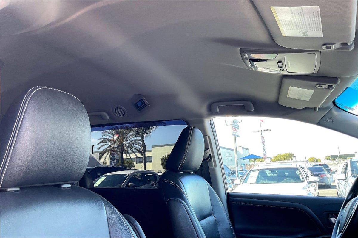 Used 2015 Toyota Sienna SE FWD image 22