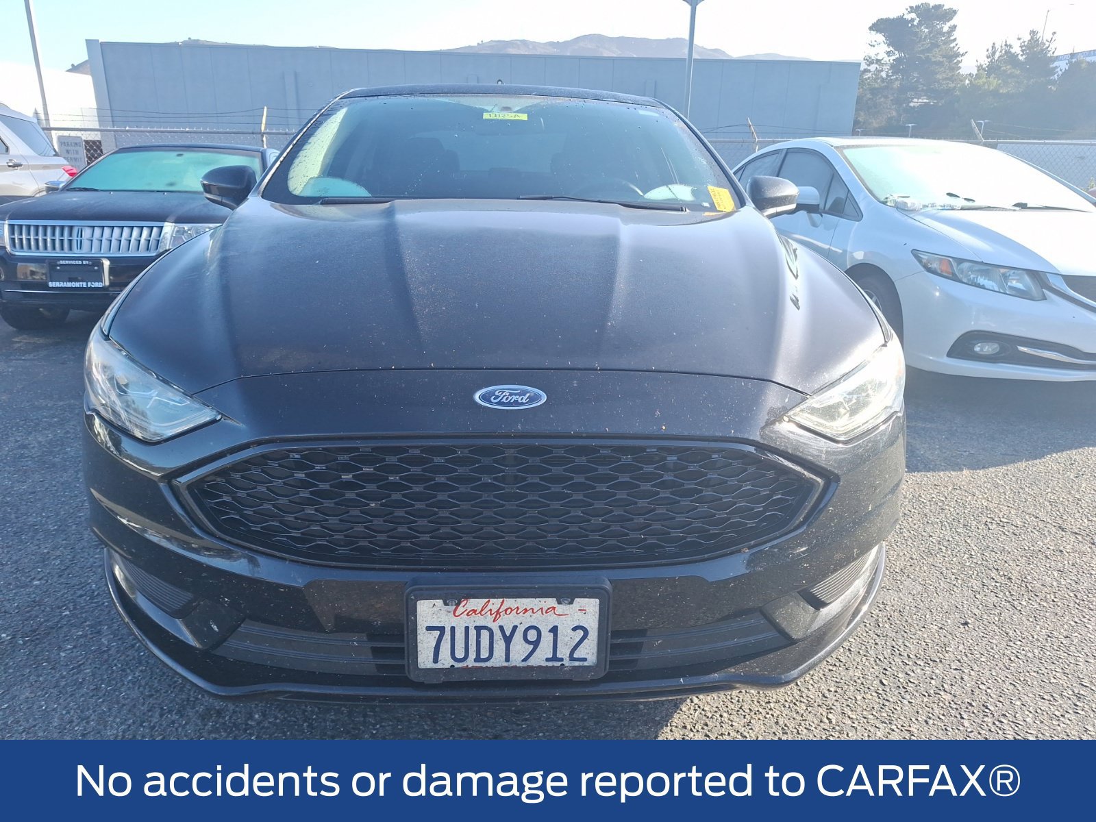 Used 2017 Ford Fusion SE FWD image 2