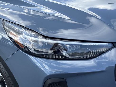 Certified 2025 Ford Escape Platinum FWD image 10
