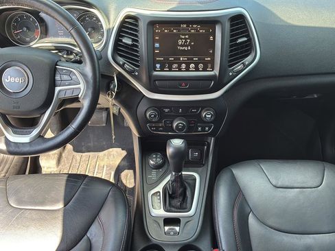 Used 2014 Jeep Cherokee Trailhawk w/ Leather Interior Group AWD/4WD image 32