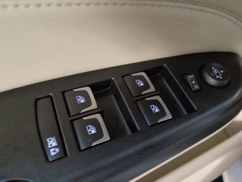 Used 2015 Cadillac SRX Luxury w/ Driver Awareness Package FWD image 27