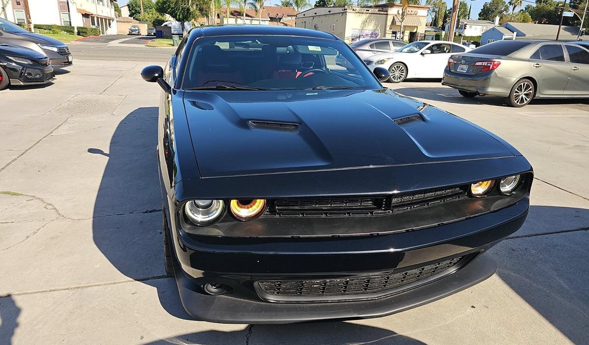 Used 2015 Dodge Challenger R/T Scat Pack w/ Leather Interior Group RWD image 2