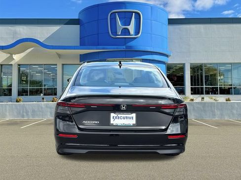 Used 2023 Honda Accord EX image 5