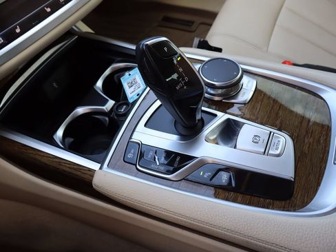 Used 2018 BMW 740i RWD image 26