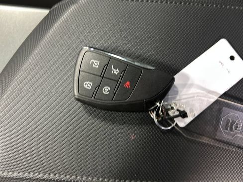 Used 2024 Chevrolet Equinox EV RS FWD image 22