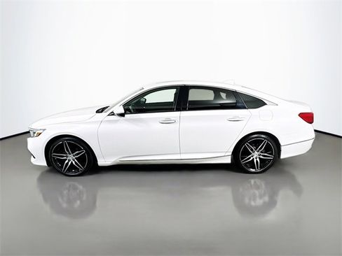 Used 2021 Honda Accord Touring image 2