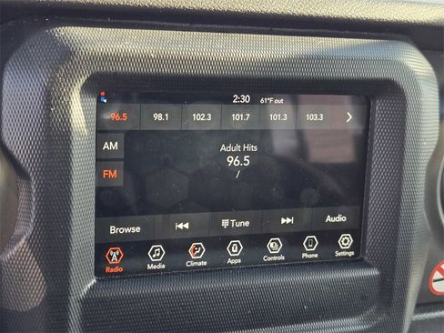 Used 2023 Jeep Gladiator Sport image 17