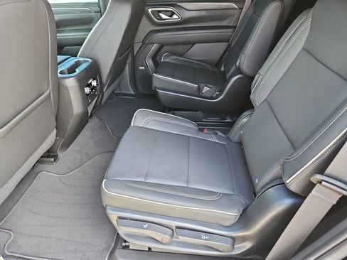 Used 2023 GMC Yukon SLT w/ SLT Luxury Package AWD/4WD image 15