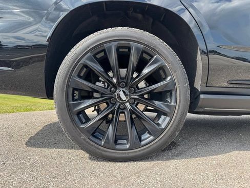 Certified 2025 Cadillac Escalade Sport Platinum w/ LPO, ONYX Package AWD/4WD image 17