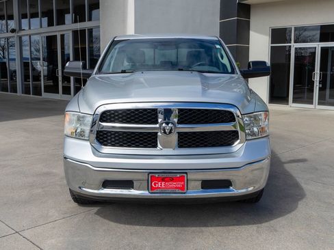 Used 2017 RAM 1500 Classic SLT AWD/4WD image 2