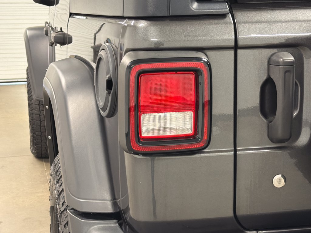 Used 2022 Jeep Wrangler Unlimited Sport AWD/4WD image 15