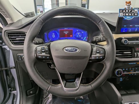 Used 2022 Ford Escape Titanium w/ Titanium Premium Package image 20