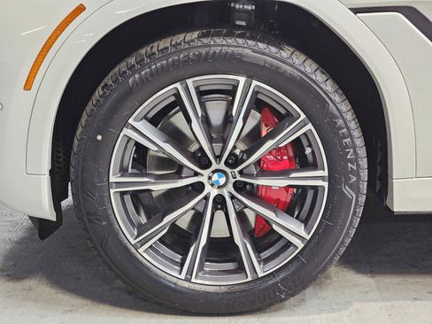 New 2026 BMW X6 xDrive40i w/ Climate Comfort Package image 8