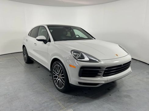 Certified 2023 Porsche Cayenne Coupe AWD/4WD image 9