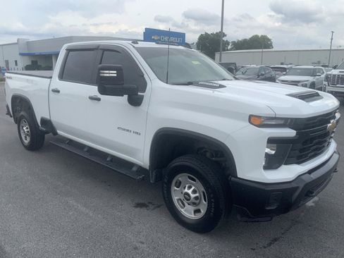 Used 2024 Chevrolet Silverado 2500 W/T w/ WT Convenience Package AWD/4WD image 2