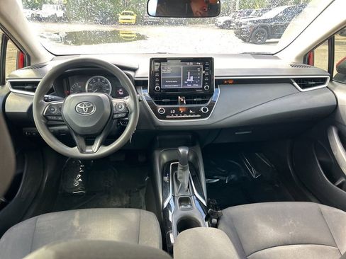 Used 2021 Toyota Corolla LE image 31
