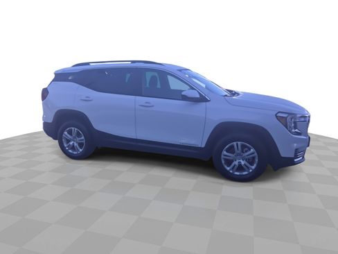 Used 2024 GMC Terrain SLE w/ Driver Convenience Package AWD/4WD image 9