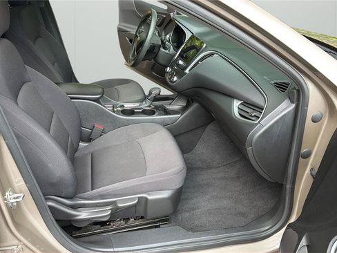 Used 2022 Chevrolet Malibu LS FWD image 14