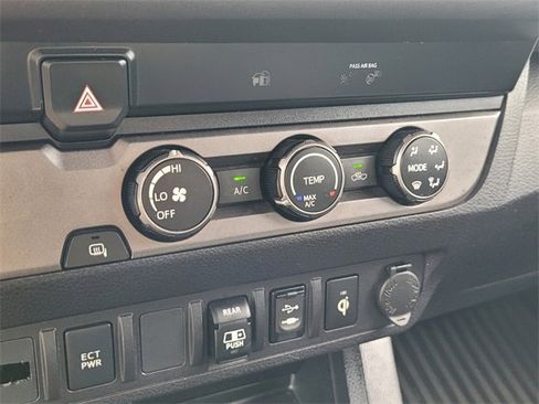 Used 2019 Toyota Tacoma TRD Sport image 20